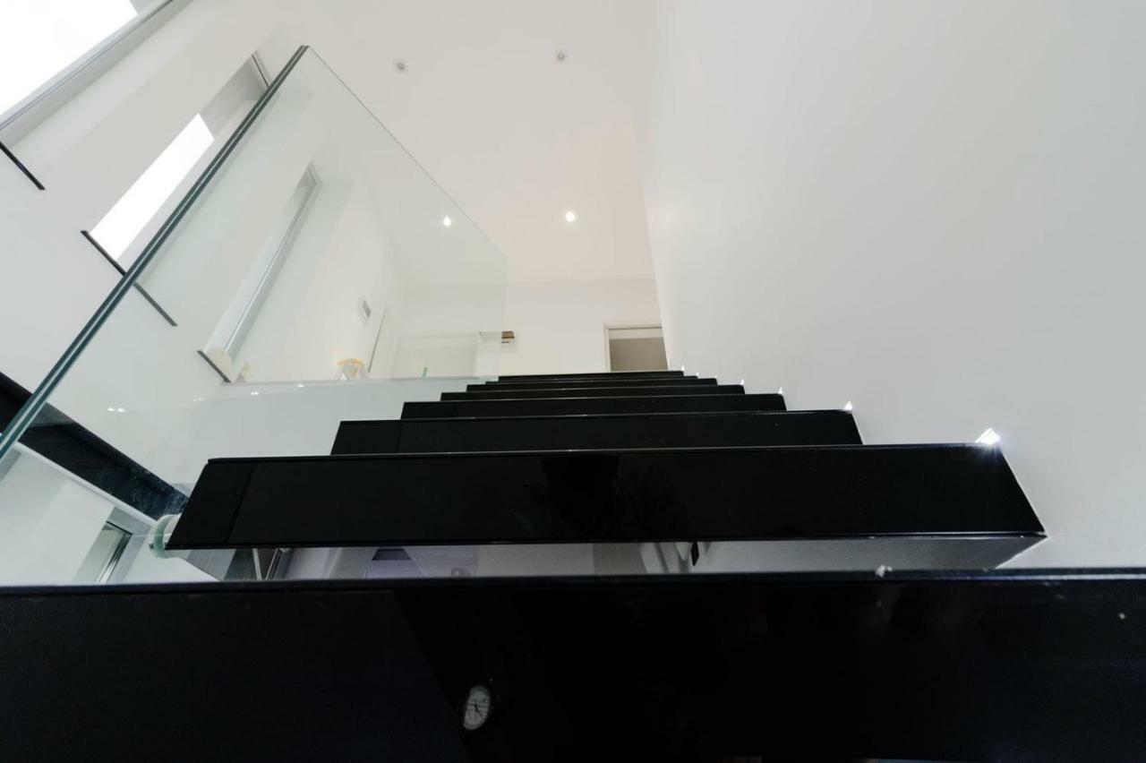 Ezra Luxury Apartments Нэводари Экстерьер фото